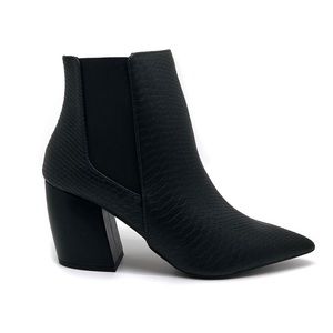 Qupid Black Booties Milkyway Snake Print Block Heel Chelsea Boots Size 9